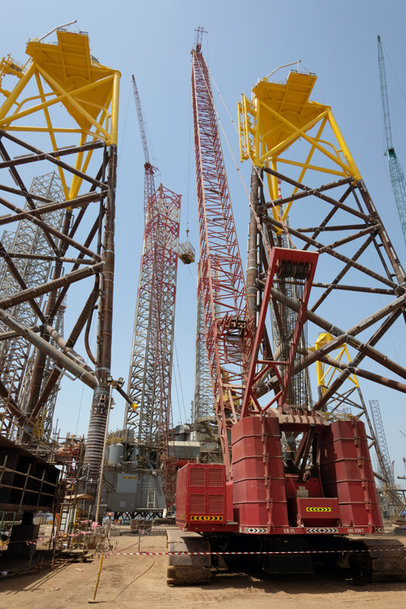 Lamprell adds second Manitowoc 999 crawler crane to support energy projects